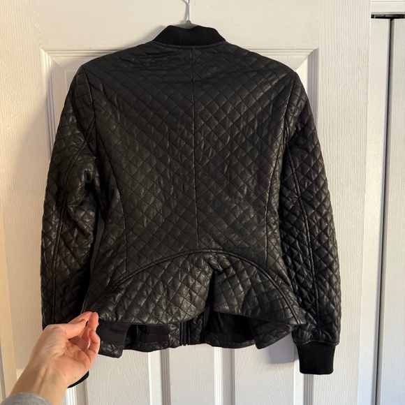 BCBG Maxazria Black Quilted Faux Leather Bomber JKT Coat Ruffle Peplum XS NWOT - Picture 12 of 14